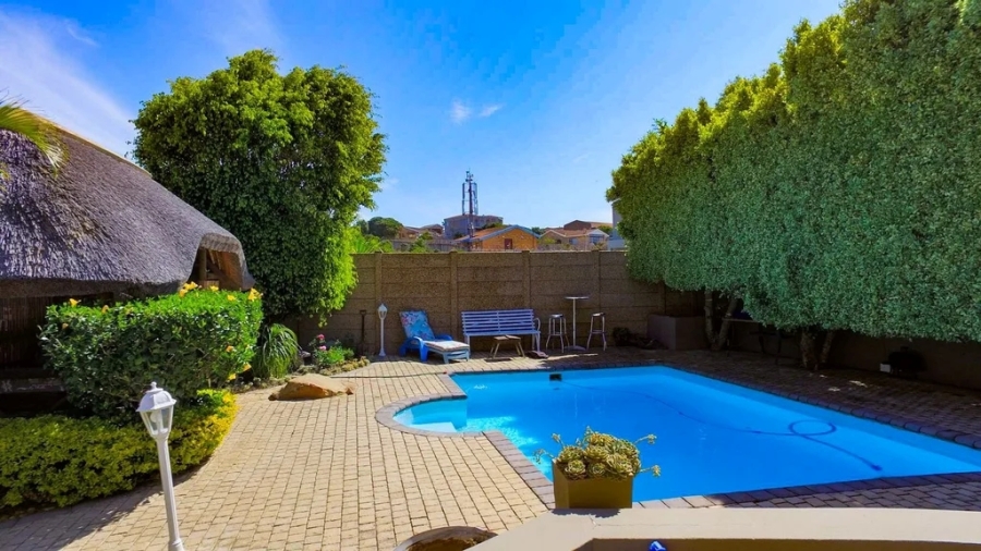 4 Bedroom Property for Sale in Wavecrest Eastern Cape